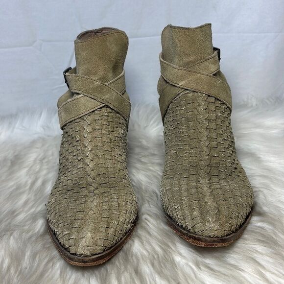 Free People Venture Soapstone Olive Distressed Suede Booties Sz 36/US 6 - Picture 4 of 12